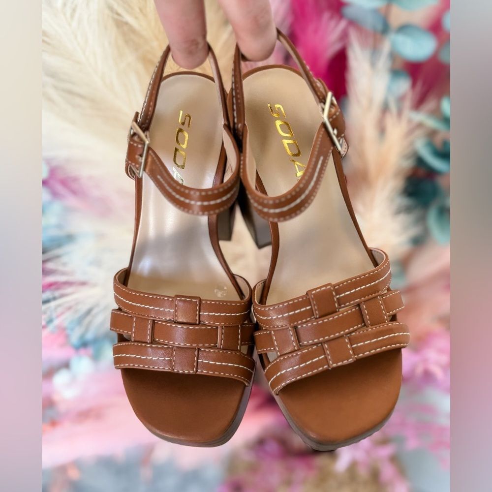 TAN TRIM PLATFORM WOOD WEDGE HEEL - NON-BRANDED - Picture 6 of 7